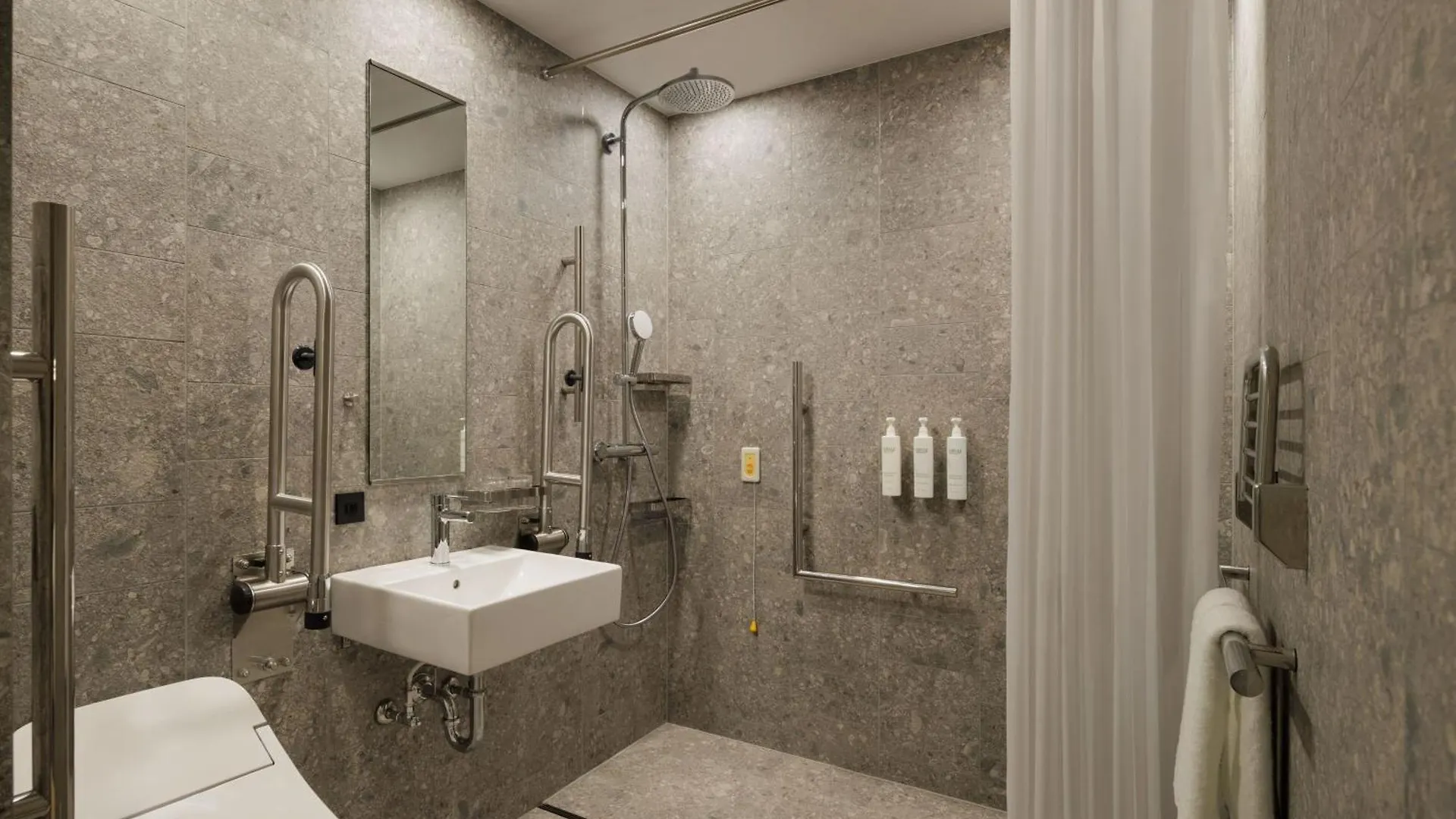 Courtyard By Marriott Sapporo Hotel